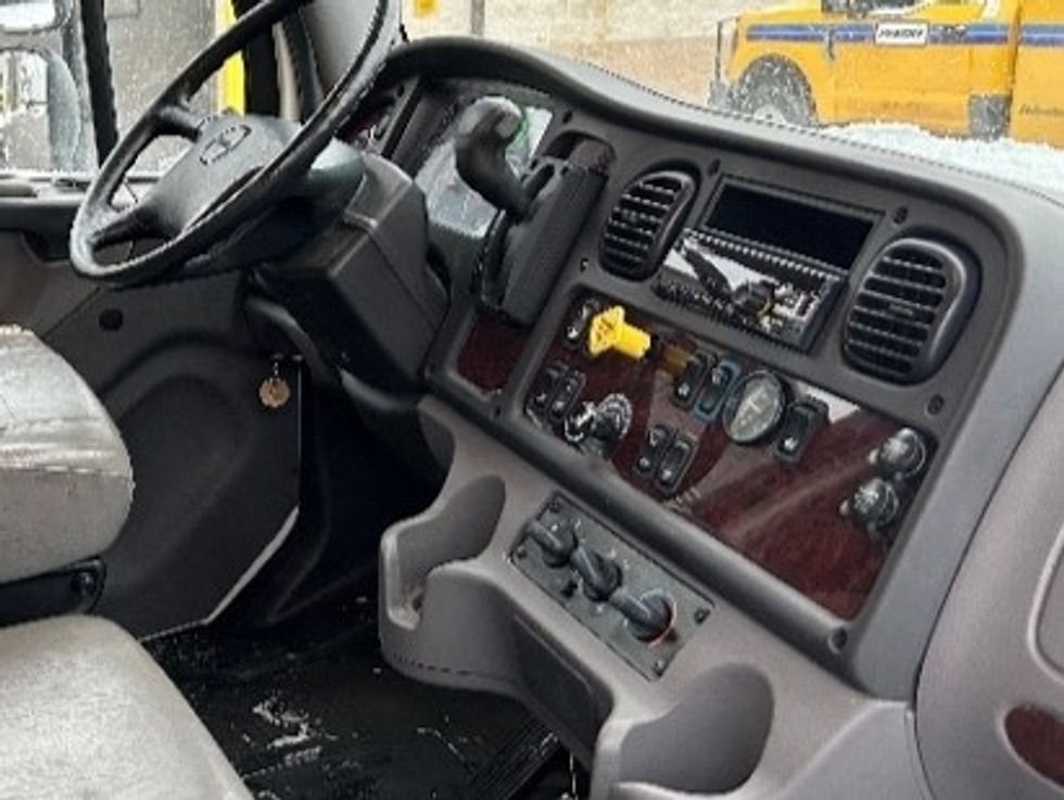 Medium Duty Box Truck-Light and Medium Duty Trucks-Freightliner-2019-M2-Akron-OH-94,558\n\t\tmiles-$ 61,250 - Image 15