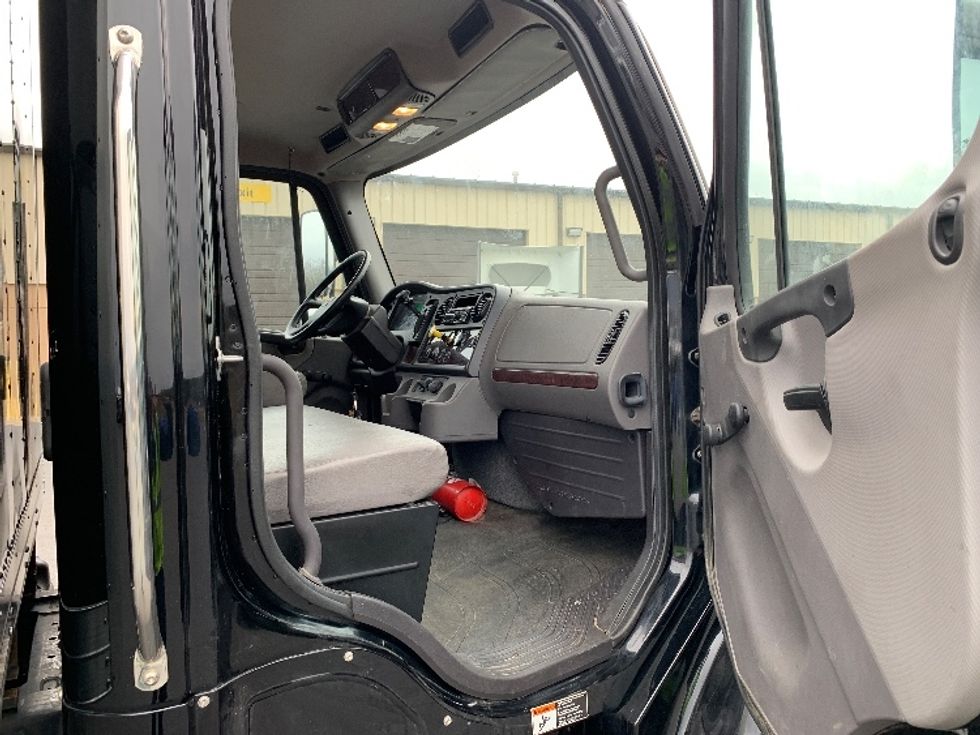 Medium Duty Box Truck-Light and Medium Duty Trucks-Freightliner-2019-M2-Alabaster-AL-157,957\n\t\tmiles-$ 30,750 - Image 20