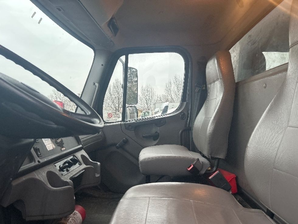 Medium Duty Box Truck-Light and Medium Duty Trucks-Freightliner-2019-M2-Albany-NY-186,290\n\t\tmiles-$ 35,750 - Image 17