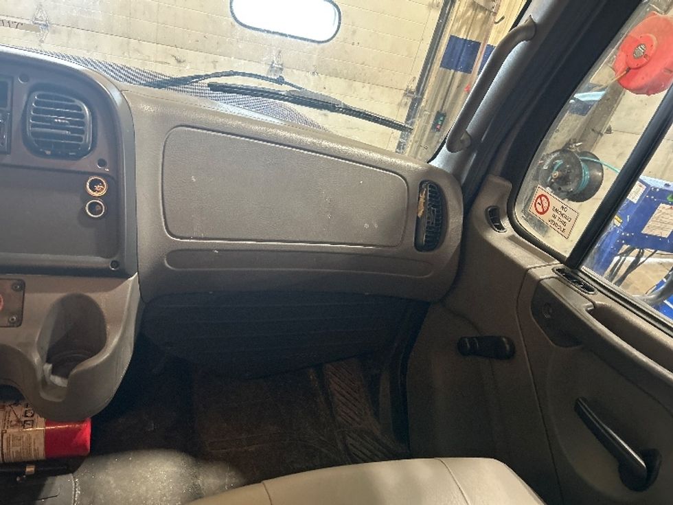 Medium Duty Box Truck-Light and Medium Duty Trucks-Freightliner-2019-M2-Albany-NY-186,290\n\t\tmiles-$ 35,750 - Image 20