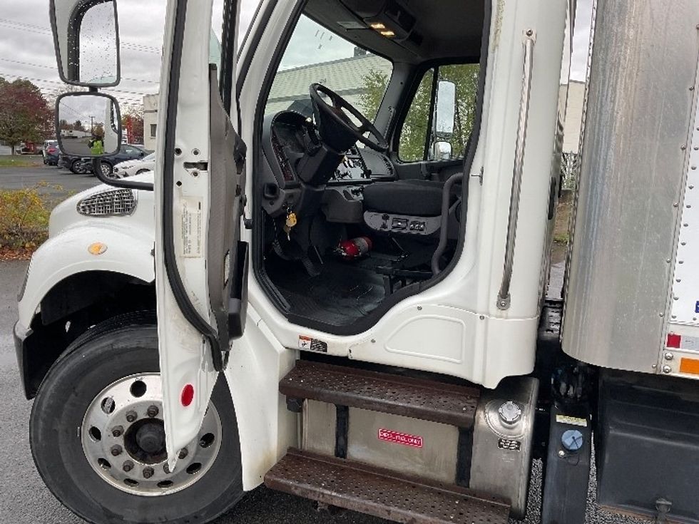 Medium Duty Box Truck-Light and Medium Duty Trucks-Freightliner-2019-M2-Albany-NY-218,938\n\t\tmiles-$ 41,000 - Image 16