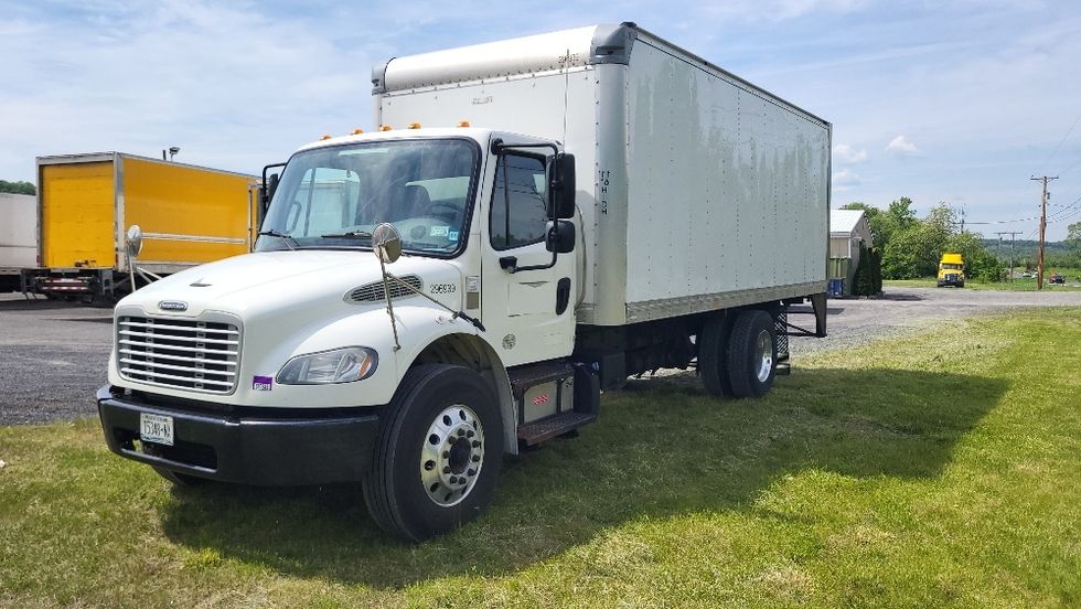 Medium Duty Box Truck-Light and Medium Duty Trucks-Freightliner-2019-M2-Albany-NY-231,026\n\t\tmiles-$ 27,750 - Image 1