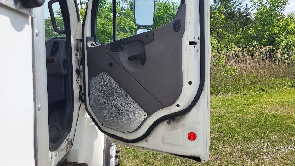 Medium Duty Box Truck-Light and Medium Duty Trucks-Freightliner-2019-M2-Albany-NY-231,026\n\t\tmiles-$ 27,750 - Image 20