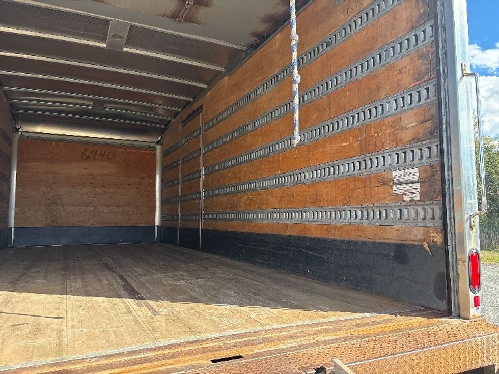 Medium Duty Box Truck-Light and Medium Duty Trucks-Freightliner-2019-M2-Albany-NY-261,166\n\t\tmiles-$ 26,000 - Image 12