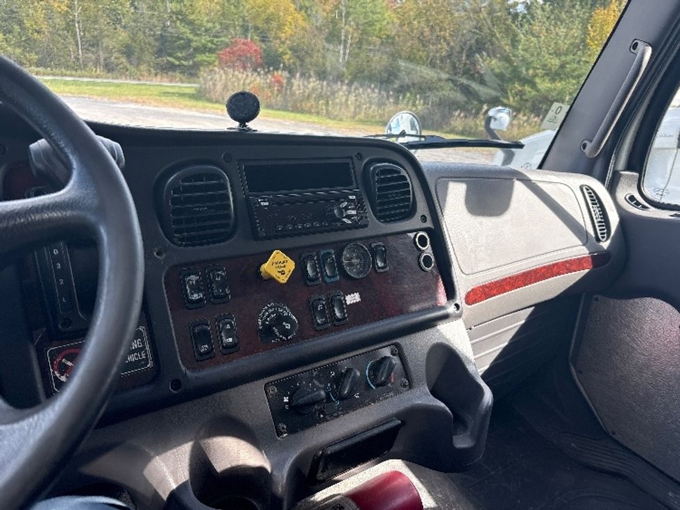 Medium Duty Box Truck-Light and Medium Duty Trucks-Freightliner-2019-M2-Albany-NY-261,166\n\t\tmiles-$ 26,000 - Image 18