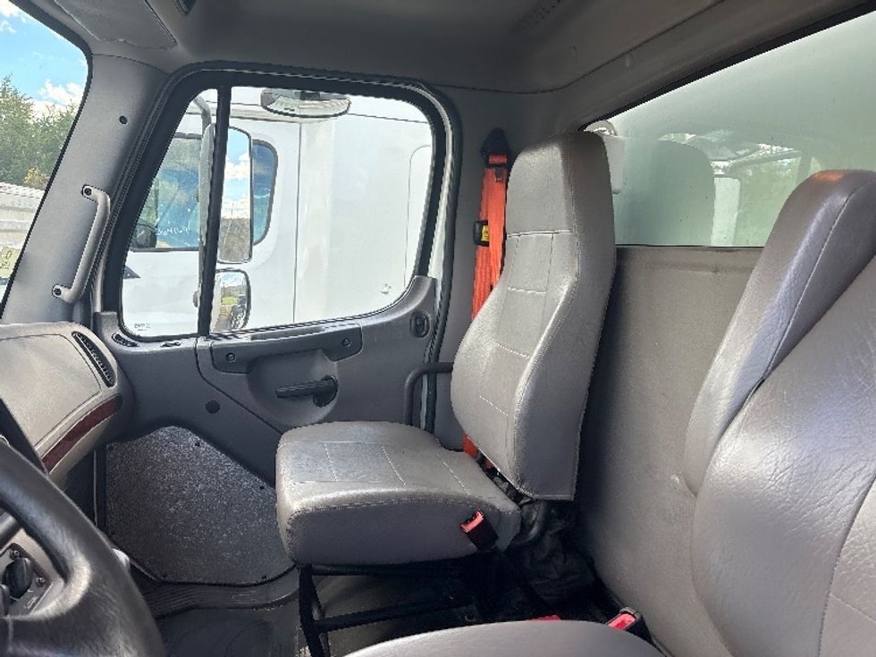 Medium Duty Box Truck-Light and Medium Duty Trucks-Freightliner-2019-M2-Albany-NY-261,166\n\t\tmiles-$ 26,000 - Image 19