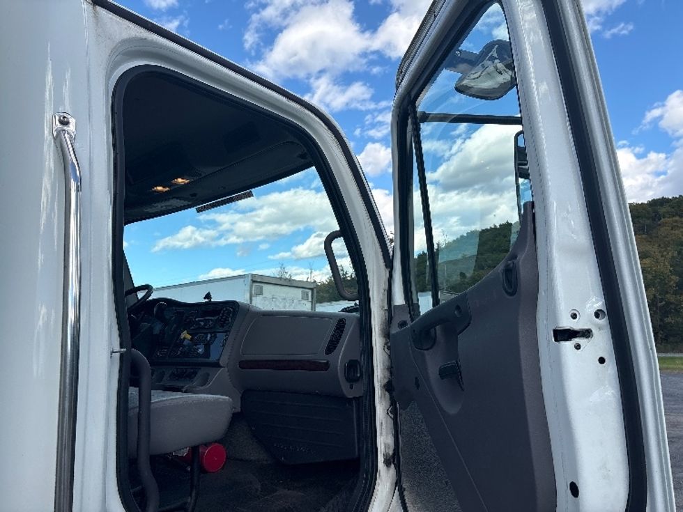 Medium Duty Box Truck-Light and Medium Duty Trucks-Freightliner-2019-M2-Albany-NY-261,166\n\t\tmiles-$ 26,000 - Image 20