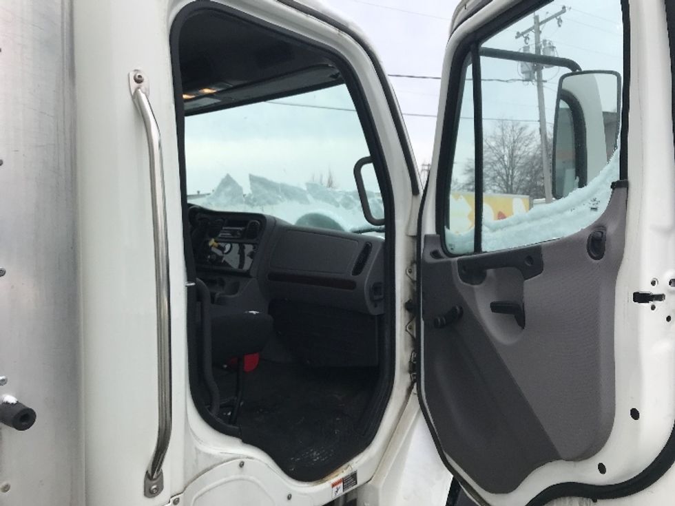 Medium Duty Box Truck-Light and Medium Duty Trucks-Freightliner-2019-M2-Albany-NY-54,552\n\t\tmiles-$ 58,750 - Image 19