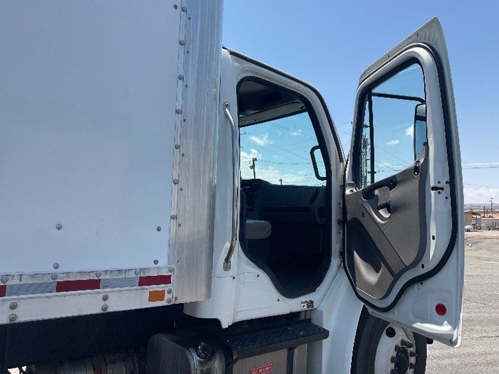Medium Duty Box Truck-Light and Medium Duty Trucks-Freightliner-2019-M2-Albuquerque-NM-169,780\n\t\tmiles-$ 54,000 - Image 18