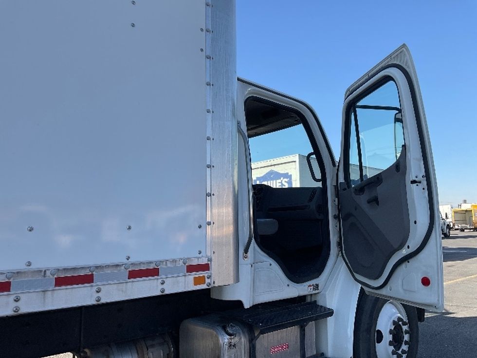 Medium Duty Box Truck-Light and Medium Duty Trucks-Freightliner-2019-M2-Albuquerque-NM-181,493\n\t\tmiles-$ 46,250 - Image 18