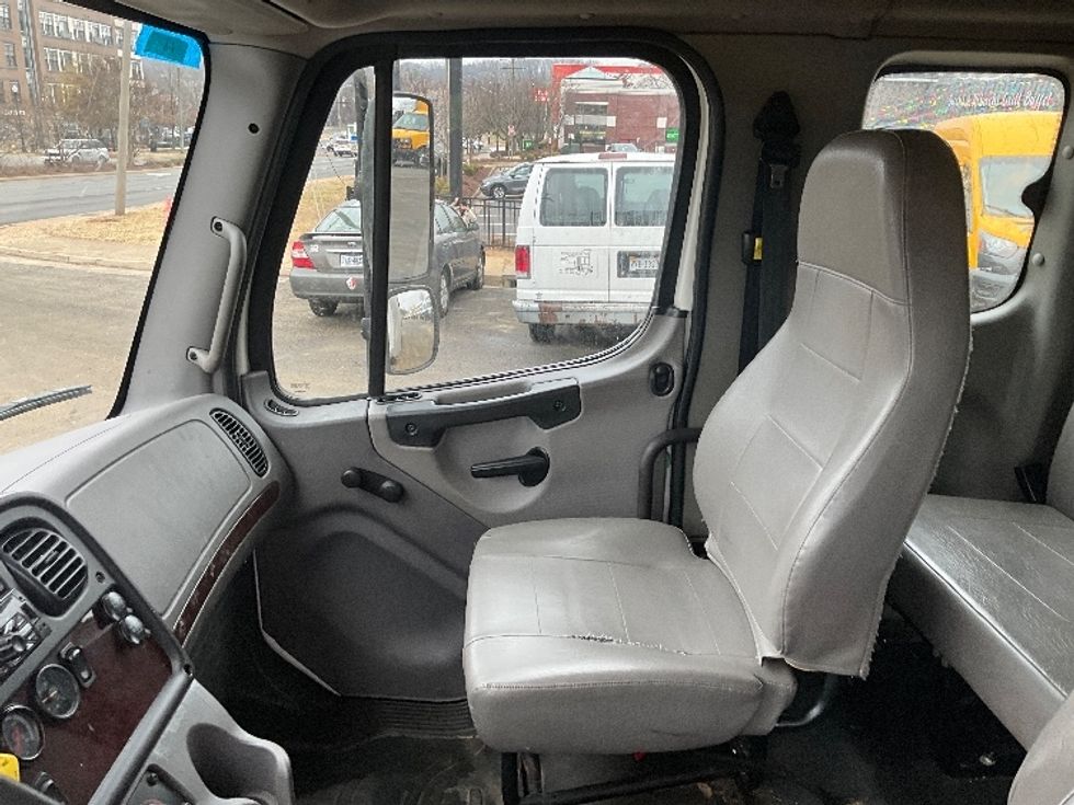 Medium Duty Box Truck-Light and Medium Duty Trucks-Freightliner-2019-M2-Alexandria-VA-160,991\n\t\tmiles-$ 57,500 - Image 18