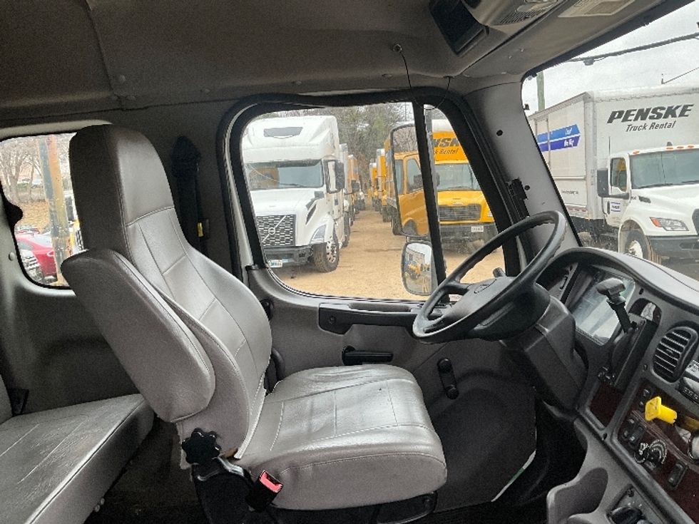 Medium Duty Box Truck-Light and Medium Duty Trucks-Freightliner-2019-M2-Alexandria-VA-160,991\n\t\tmiles-$ 57,500 - Image 20
