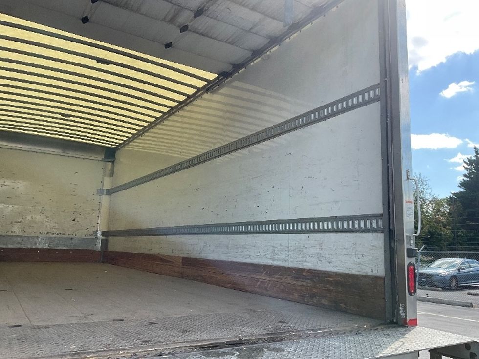 Medium Duty Box Truck-Light and Medium Duty Trucks-Freightliner-2019-M2-Alexandria-VA-192,580\n\t\tmiles-$ 44,000 - Image 12