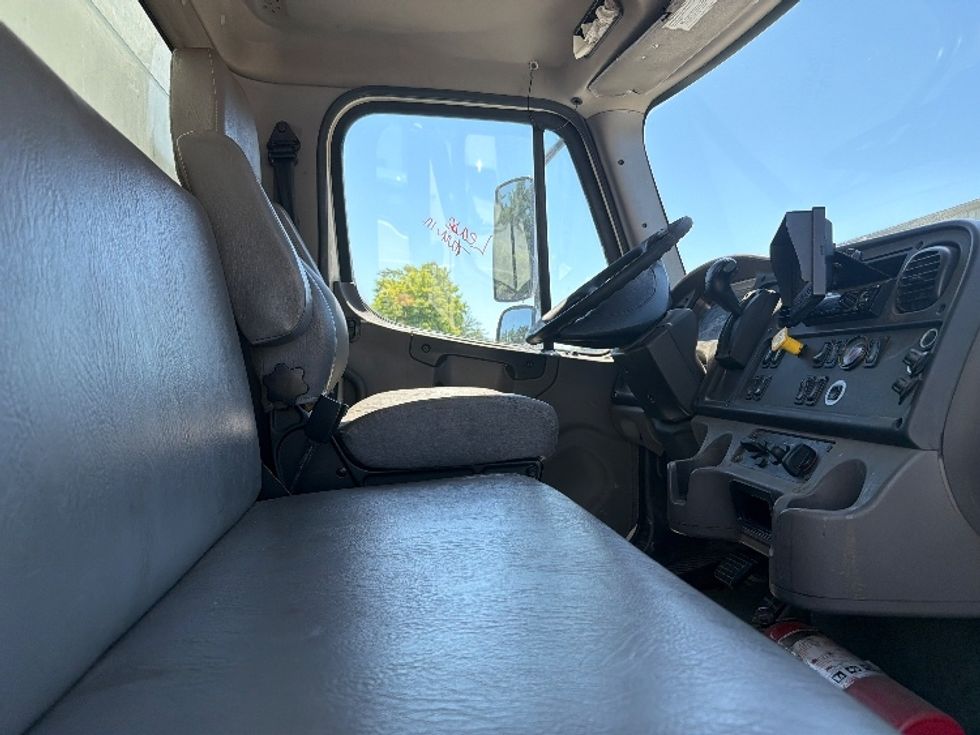 Medium Duty Box Truck-Light and Medium Duty Trucks-Freightliner-2019-M2-Alexandria-VA-192,580\n\t\tmiles-$ 44,000 - Image 20