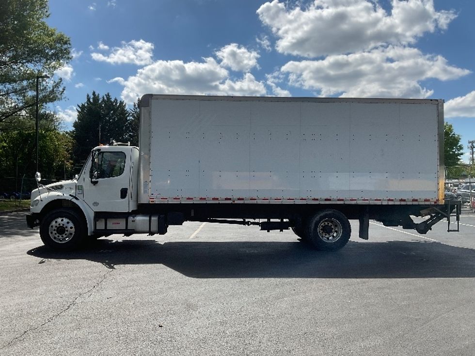 Medium Duty Box Truck-Light and Medium Duty Trucks-Freightliner-2019-M2-Alexandria-VA-192,580\n\t\tmiles-$ 44,000 - Image 4