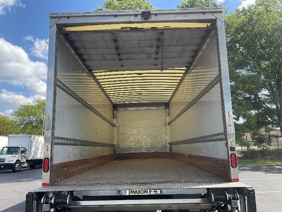 Medium Duty Box Truck-Light and Medium Duty Trucks-Freightliner-2019-M2-Alexandria-VA-192,580\n\t\tmiles-$ 44,000 - Image 8