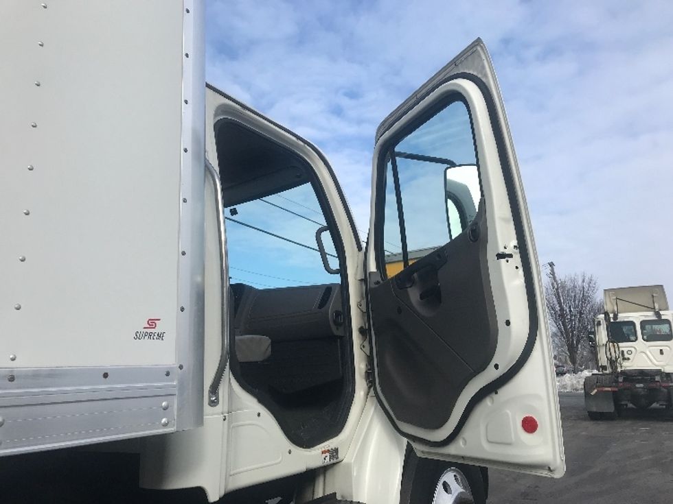 Medium Duty Box Truck-Light and Medium Duty Trucks-Freightliner-2019-M2-Allentown-PA-79,482\n\t\tmiles-$ 60,000 - Image 20