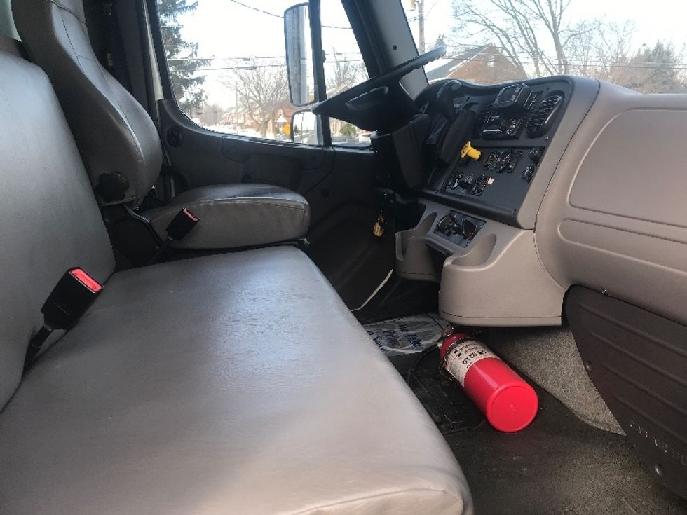 Medium Duty Box Truck-Light and Medium Duty Trucks-Freightliner-2019-M2-Allentown-PA-79,482\n\t\tmiles-$ 60,000 - Image 22