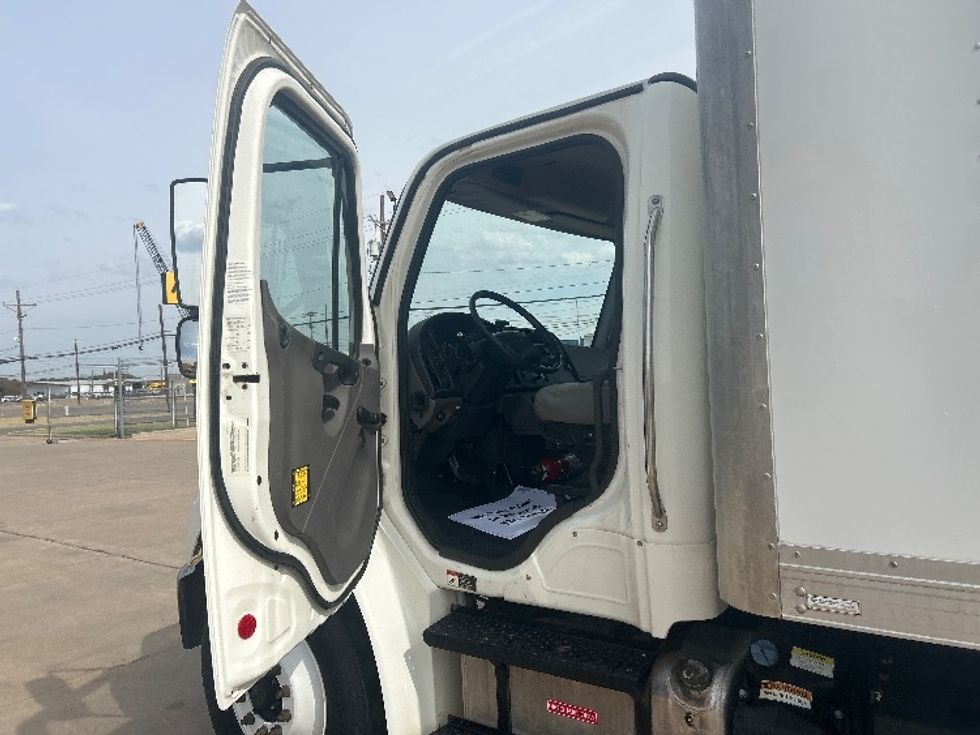 Medium Duty Box Truck-Light and Medium Duty Trucks-Freightliner-2019-M2-Amarillo-TX-98,345\n\t\tmiles-$ 57,250 - Image 16