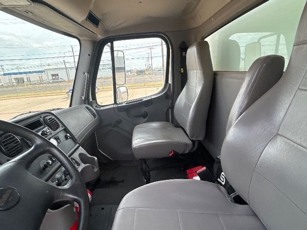 Medium Duty Box Truck-Light and Medium Duty Trucks-Freightliner-2019-M2-Amarillo-TX-98,345\n\t\tmiles-$ 57,250 - Image 19