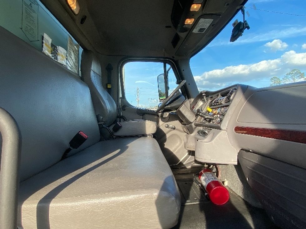 Medium Duty Box Truck-Light and Medium Duty Trucks-Freightliner-2019-M2-Apopka-FL-209,330\n\t\tmiles-$ 46,750 - Image 22