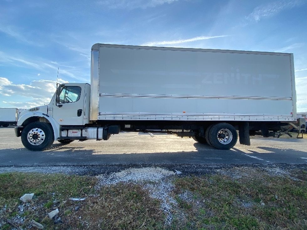 Medium Duty Box Truck-Light and Medium Duty Trucks-Freightliner-2019-M2-Apopka-FL-209,330\n\t\tmiles-$ 46,750 - Image 4