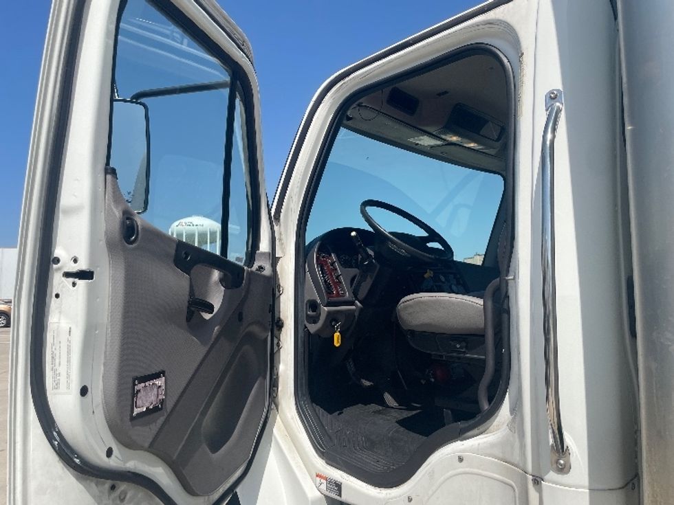 Medium Duty Box Truck-Light and Medium Duty Trucks-Freightliner-2019-M2-Arlington-TX-138,605\n\t\tmiles-$ 53,750 - Image 16