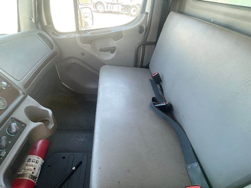 Medium Duty Box Truck-Light and Medium Duty Trucks-Freightliner-2019-M2-Arlington-TX-138,605\n\t\tmiles-$ 53,750 - Image 18