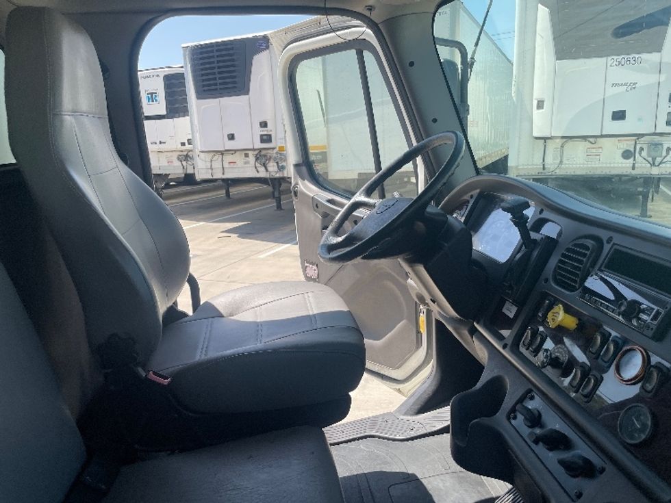 Medium Duty Box Truck-Light and Medium Duty Trucks-Freightliner-2019-M2-Arlington-TX-138,605\n\t\tmiles-$ 53,750 - Image 21