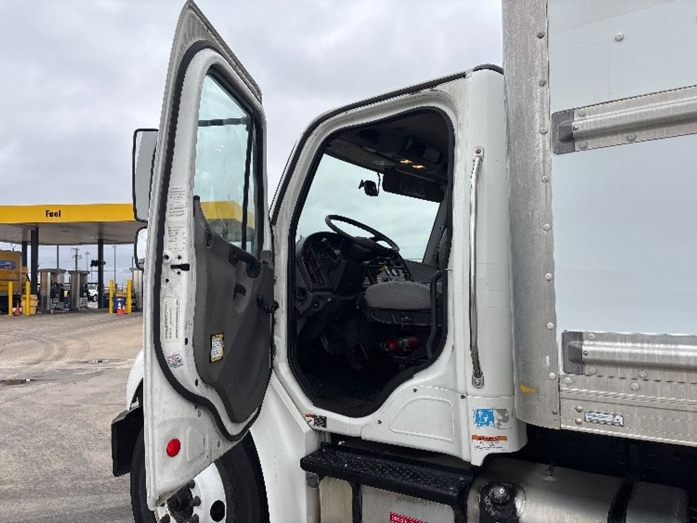 Medium Duty Box Truck-Light and Medium Duty Trucks-Freightliner-2019-M2-Arlington-TX-226,591\n\t\tmiles-$ 43,500 - Image 15