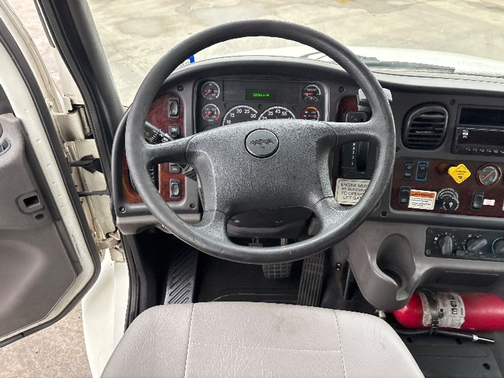 Medium Duty Box Truck-Light and Medium Duty Trucks-Freightliner-2019-M2-Arlington-TX-226,591\n\t\tmiles-$ 43,500 - Image 17