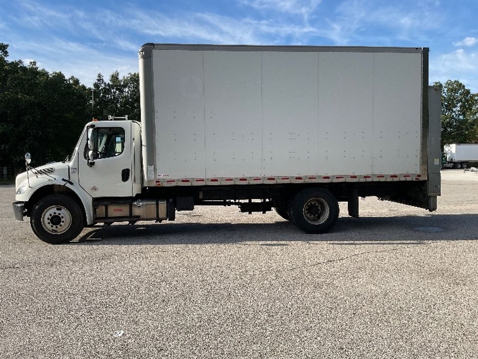 Medium Duty Box Truck-Light and Medium Duty Trucks-Freightliner-2019-M2-Ashland-VA-200,269\n\t\tmiles-$ 36,750 - Image 4