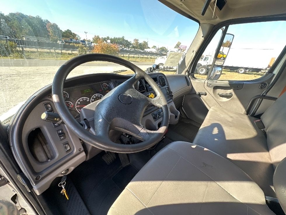 Medium Duty Box Truck-Light and Medium Duty Trucks-Freightliner-2019-M2-Atlanta (Conyers)-GA-227,294\n\t\tmiles-$ 42,750 - Image 16