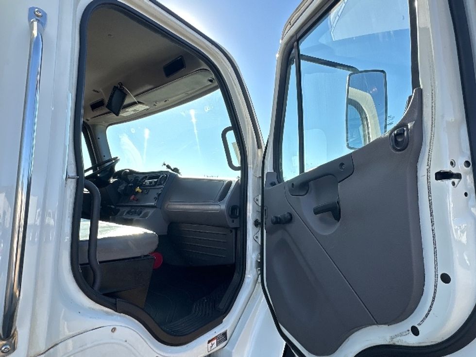 Medium Duty Box Truck-Light and Medium Duty Trucks-Freightliner-2019-M2-Atlanta (Conyers)-GA-227,294\n\t\tmiles-$ 42,750 - Image 19
