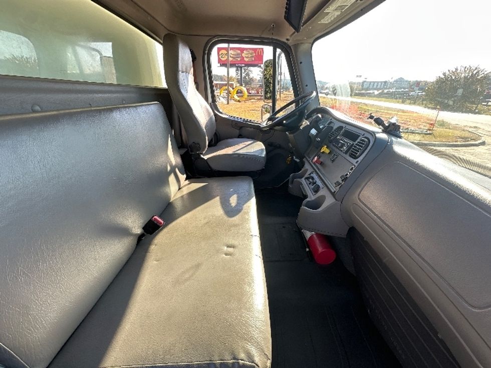Medium Duty Box Truck-Light and Medium Duty Trucks-Freightliner-2019-M2-Atlanta (Conyers)-GA-227,294\n\t\tmiles-$ 42,750 - Image 21
