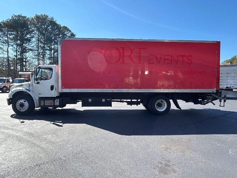 Medium Duty Box Truck-Light and Medium Duty Trucks-Freightliner-2019-M2-Atlanta (Forest Park)-GA-135,646\n\t\tmiles-$ 60,250 - Image 4