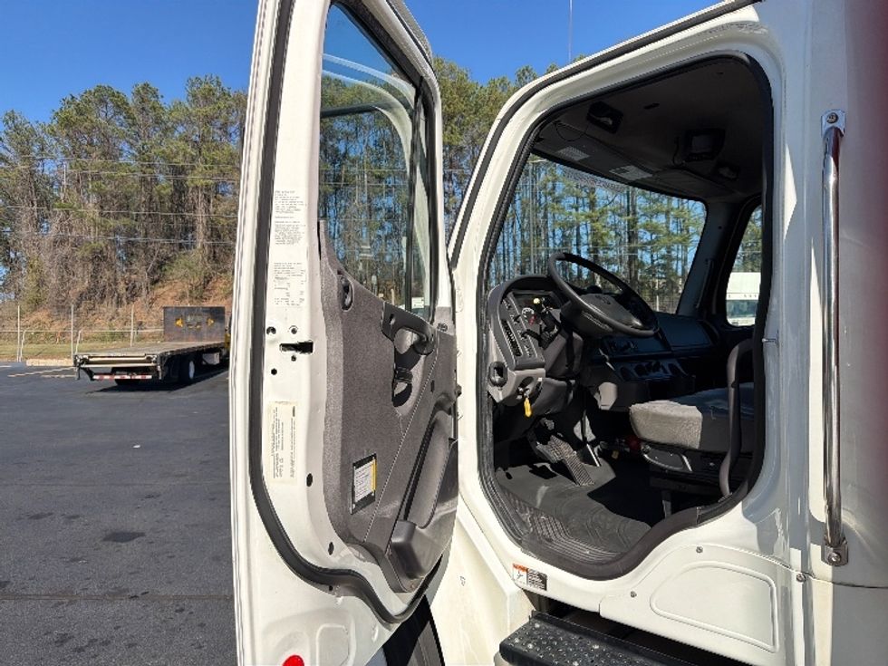 Medium Duty Box Truck-Light and Medium Duty Trucks-Freightliner-2019-M2-Atlanta (Forest Park)-GA-135,646\n\t\tmiles-$ 60,250 - Image 16