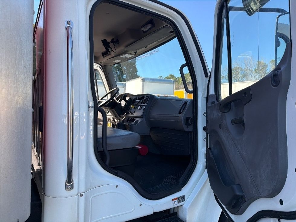 Medium Duty Box Truck-Light and Medium Duty Trucks-Freightliner-2019-M2-Atlanta (Forest Park)-GA-135,646\n\t\tmiles-$ 60,250 - Image 20
