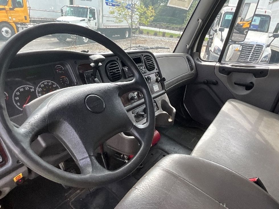 Medium Duty Box Truck-Light and Medium Duty Trucks-Freightliner-2019-M2-Atlanta (Forest Park)-GA-300,935\n\t\tmiles-$ 31,750 - Image 16