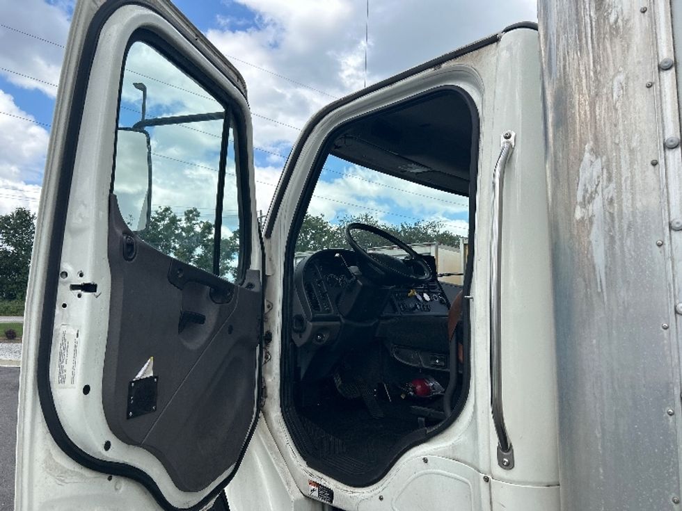 Medium Duty Box Truck-Light and Medium Duty Trucks-Freightliner-2019-M2-Atlanta (Forest Park)-GA-91,176\n\t\tmiles-$ 62,250 - Image 16