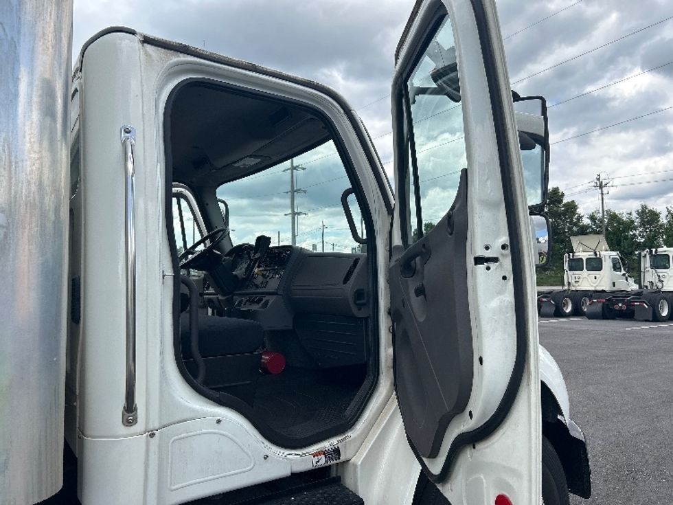 Medium Duty Box Truck-Light and Medium Duty Trucks-Freightliner-2019-M2-Atlanta (Forest Park)-GA-91,176\n\t\tmiles-$ 62,250 - Image 20