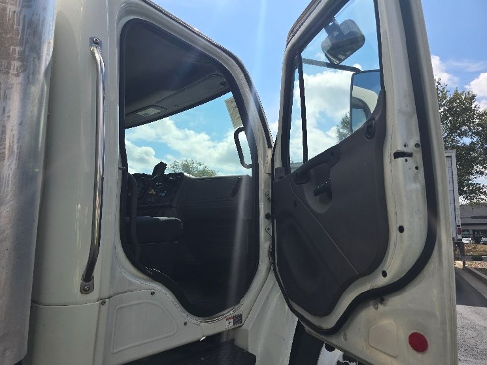 Medium Duty Box Truck-Light and Medium Duty Trucks-Freightliner-2019-M2-Atlanta (Forest Park)-GA-99,414\n\t\tmiles-$ 61,250 - Image 20