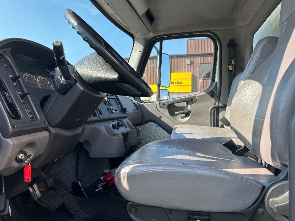 Medium Duty Box Truck-Light and Medium Duty Trucks-Freightliner-2019-M2-Atlanta-GA-147,100\n\t\tmiles-$ 55,250 - Image 17