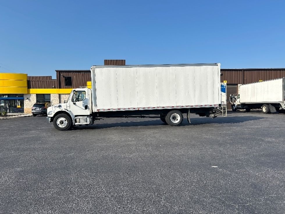 Medium Duty Box Truck-Light and Medium Duty Trucks-Freightliner-2019-M2-Atlanta-GA-147,100\n\t\tmiles-$ 55,250 - Image 4