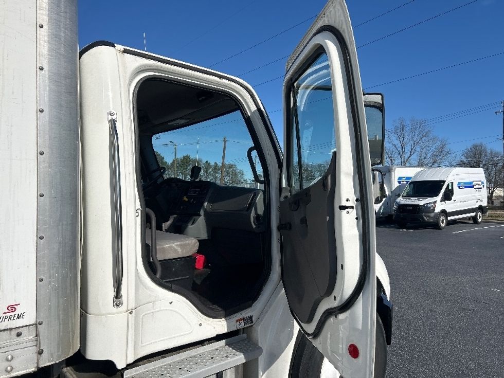 Medium Duty Box Truck-Light and Medium Duty Trucks-Freightliner-2019-M2-Atlanta-GA-153,215\n\t\tmiles-$ 54,750 - Image 18
