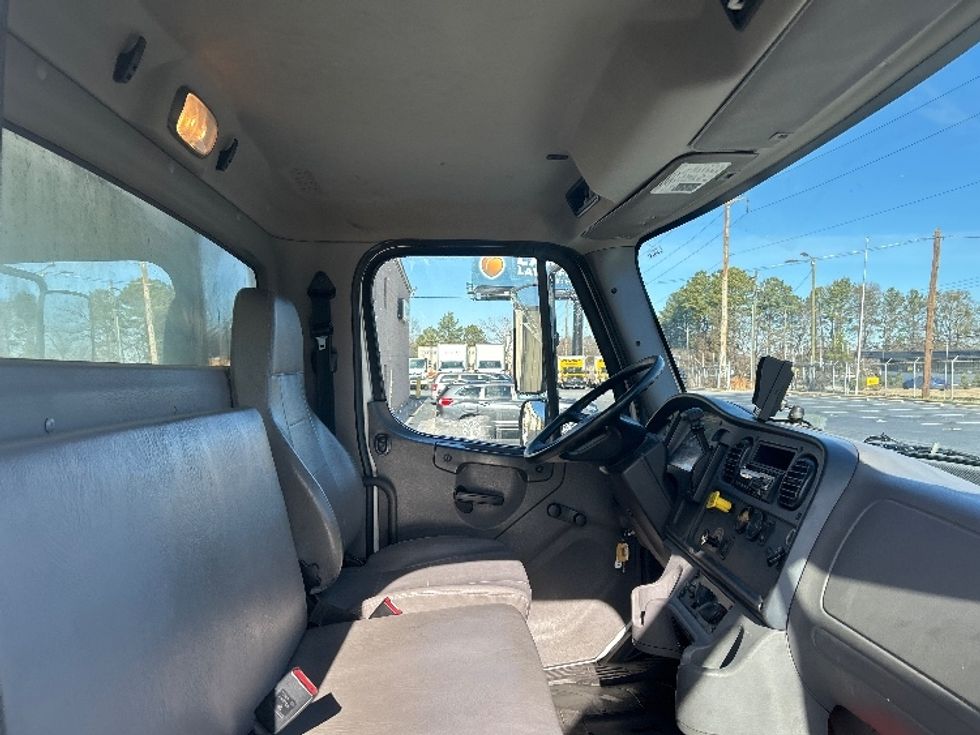 Medium Duty Box Truck-Light and Medium Duty Trucks-Freightliner-2019-M2-Atlanta-GA-153,215\n\t\tmiles-$ 54,750 - Image 20