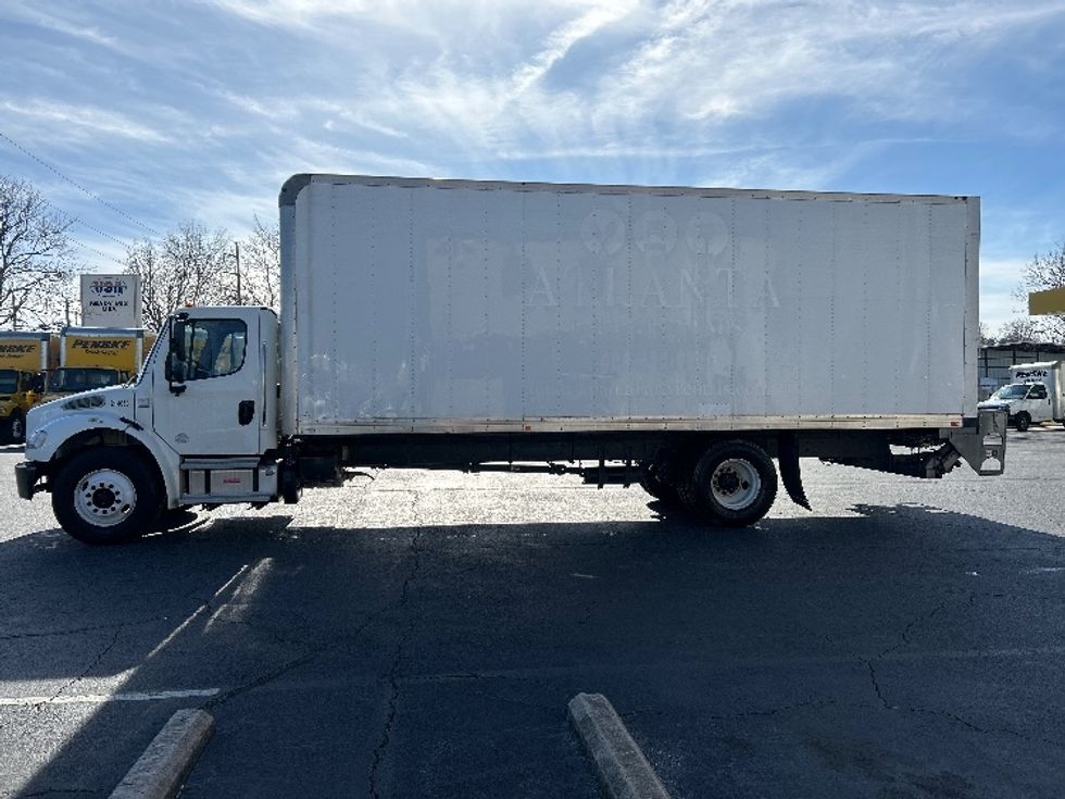 Medium Duty Box Truck-Light and Medium Duty Trucks-Freightliner-2019-M2-Atlanta-GA-153,215\n\t\tmiles-$ 54,750 - Image 4