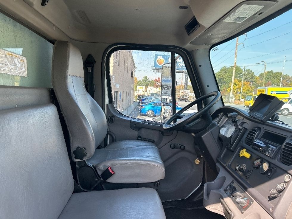 Medium Duty Box Truck-Light and Medium Duty Trucks-Freightliner-2019-M2-Atlanta-GA-159,365\n\t\tmiles-$ 54,250 - Image 22