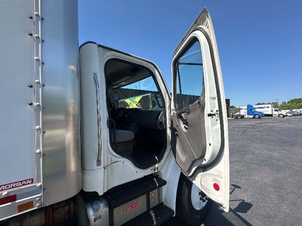 Medium Duty Box Truck-Light and Medium Duty Trucks-Freightliner-2019-M2-Atlanta-GA-167,445\n\t\tmiles-$ 52,500 - Image 19