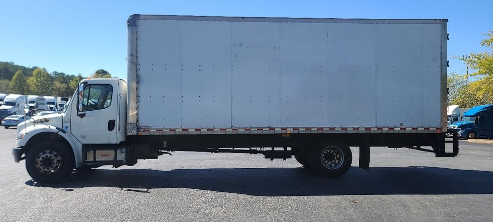 Medium Duty Box Truck-Light and Medium Duty Trucks-Freightliner-2019-M2-Atlanta-GA-269,593\n\t\tmiles-$ 36,250 - Image 4